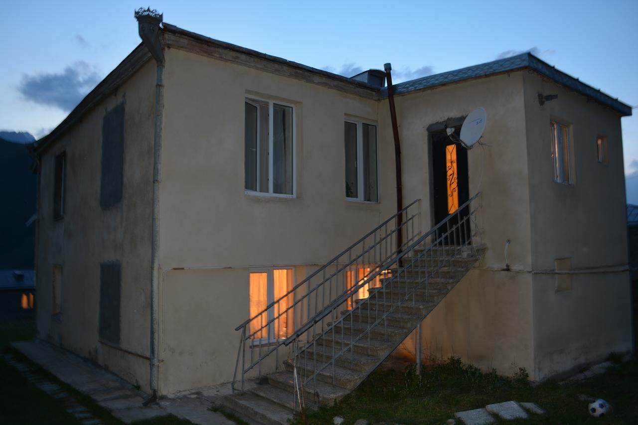 Lia Khaikashvili Guest House Kazbegi Bagian luar foto